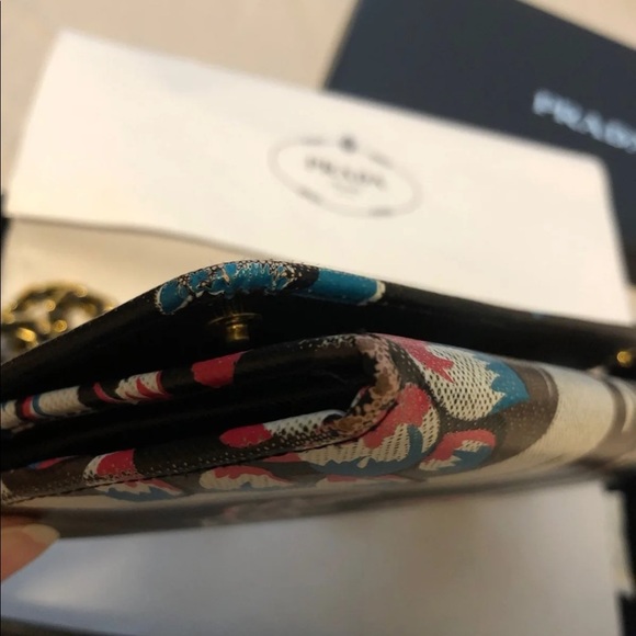 Prada wallet on chain - Picture 11 of 16